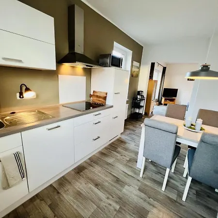 Haus Auguste, Haubentaucher * 罗斯托克