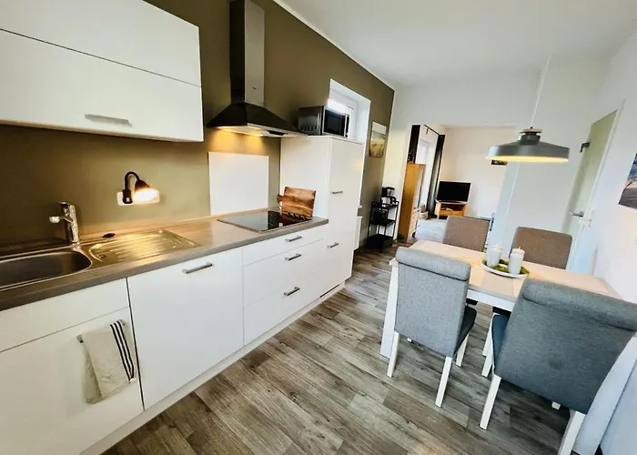 Haus Auguste, Haubentaucher * Rostock